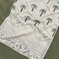 وشاح هذه أرضي - مقاسين