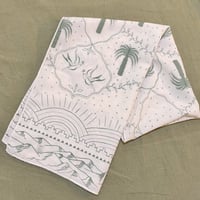 وشاح هذه أرضي - مقاسين