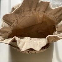 تزهو بالجمال - حقيبة مُطرزة