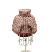 ثياب شتوية للقطط بلون وردي غامق