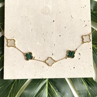 اسورة وردة أنيقة باللون الذهبي (B438).