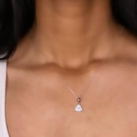 سلسلة أنيقة باللون الفضي (N539) .