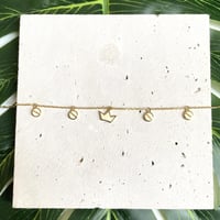 أسورة تاج أنيقة باللون الذهبي (B443).