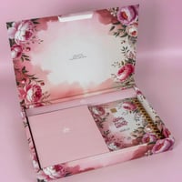 بوكس الشخصية المزهرة (AGENDA76)