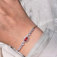 أسورة أنيقة باللون الفضي (B729).