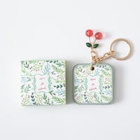 ميدالية أنيقة بأسماء الله الحسنى .