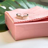 خاتم أنيق اللون فضي (R364) .