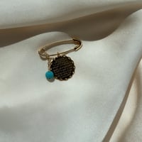 مشبك أنيق اللون ذهبي (P22) .(بروش)