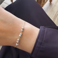 أسورة أنيقة باللون / ذهبي . (B980)