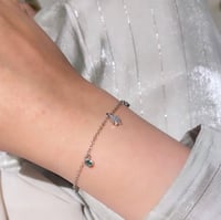 أسورة ورد أنيقة باللون الفضي (B739).