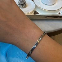 أسورة أنيقة باللون الفضي- الأخضر (B890).