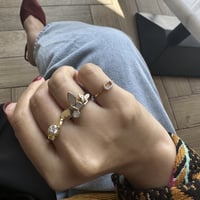 خاتم أنيق اللون فضي (R232) .