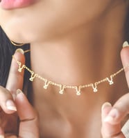 سلسلة لا الأنيقة باللون الذهبي (N724) .