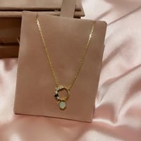 سلسلة أنيقة باللون الذهبي (N318) .