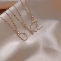 سلاسل الحروف الأنجليزية باللون الذهبي (N525) .