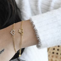 أسورة حب باللون الذهبي (B954).