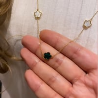 سلسلة ورد أنيقة باللون الذهبي (N426) .