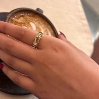 خاتم أنيق اللون ذهبي (R184) .