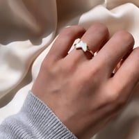 خاتم فراشة أنيق اللون ذهبي (R206) .