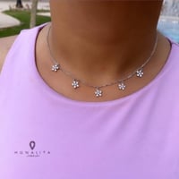 سلسلة أنيقة باللون الفضي (N242).