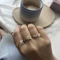 خاتم أنيق اللون فضي (R229) .