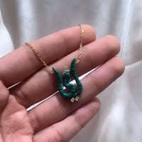 سلسلة أمي الأنيقة باللون الذهبي (N505) .