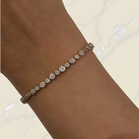 اسورة تنس أنيقة