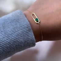 أسورة أنيقة باللون الذهبي (B554) .