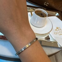 أسورة أنيقة باللون الفضي (B891) .