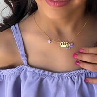 سلسلة تاج الأميرات ( حرف / برج) تصميم خاص . (N905)