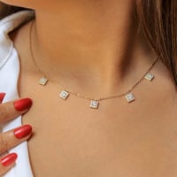 سلسلة أنيقة باللون الذهبي (N600) .