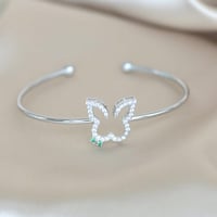 أسورة الفراشة الأنيقة باللون الفضي (B747).