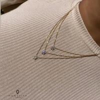 سلسلة أنيقة باللون الذهبي (N233) .