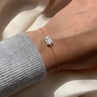 أسورة أنيقة باللون الذهبي (B657).