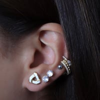 حلق أنيق اللون ذهبي (E283) .