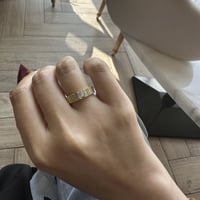 خاتم أنيق اللون ذهبي (R398).