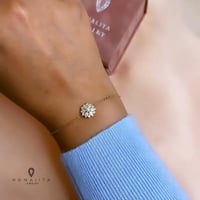 أسورة أنيقة باللون الذهبي (B420).