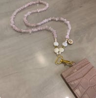 تعليقه بطاقه حجر بينك + حامل بطاقه جلد