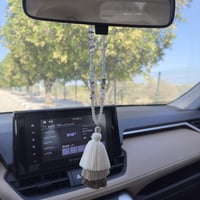 تعليقه سياره خرز مع هدب