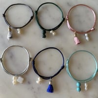 اساور خيط قيطان