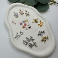 ميدالية مفتاح اكريلك مع طباعه