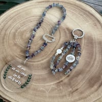 تعليقه سياره حجر بنفسجي ملون مع دعاء