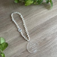 تعليقة سيارة لولو زراعي مع اكريلك دعاء