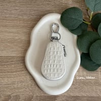 تعليقه سياره حجر ازرق بنفسجي ازرق