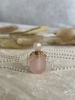 تعليقه سياره + سلسال وقنينة عطر + سلسلة نظاره