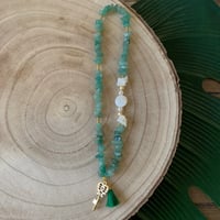 تعليقة سيارة بدون حرف