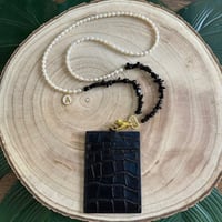 تعليقه بطاقه لولو زراعي وحجر + حامل بطاقه جلد