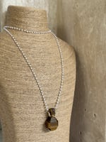 سلسال وقنينة عطر + سلسلة نظارة + تعليقة سياره