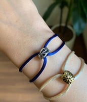 اساور خيط قيطان