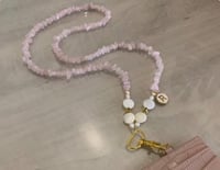 تعليقه بطاقه حجر بينك